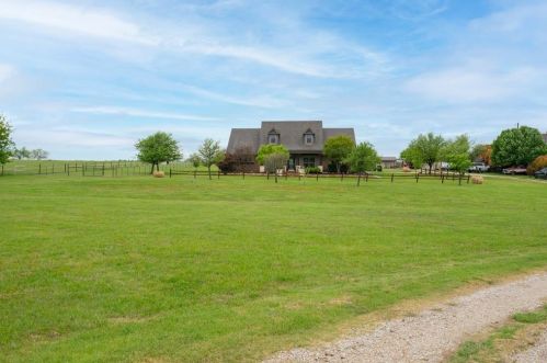 8801 Wagley Robertson Rd, Fort Worth, TX 76131-4215