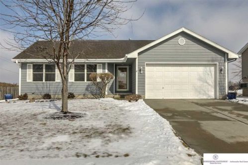 21522 Parkview Dr, Gretna, NE 68028-3995