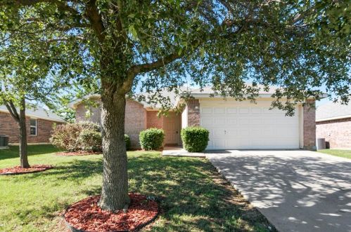 1512 Carrigan Ln, Denton, TX 76207-7775