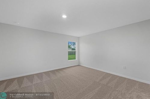 2097 Burlington St, Fort Pierce FL 34984-4351 exterior