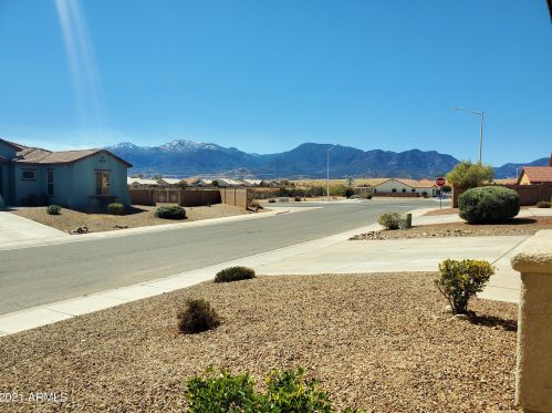 2013 Prairie Grass Dr, Sierra Vista, AZ 85635-6996