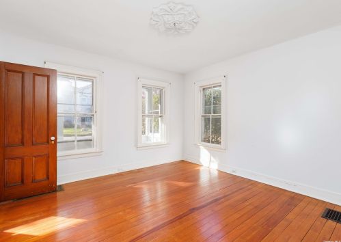 518 1st St, Greenport NY  11944-1302 exterior