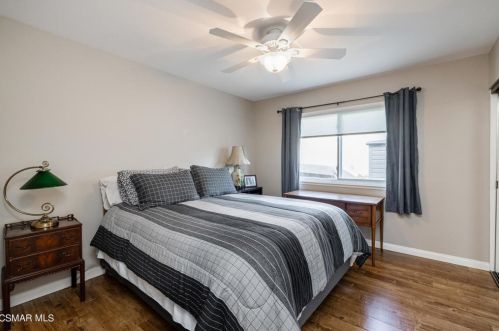 676 Weaver St, Simi Valley CA  93065-4315 exterior