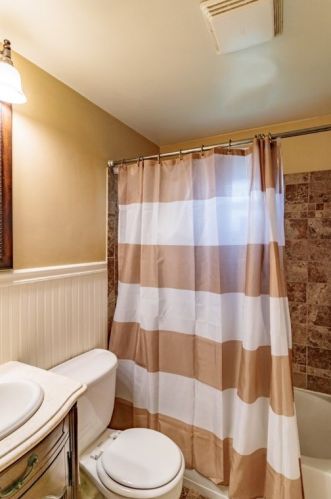 1520 Larkspur Dr, Finleyville PA  exterior