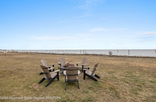 1600 Bch Blvd, Lacey NJ  08731-5031 exterior