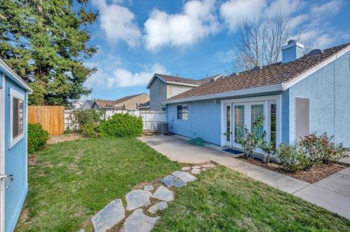 9440 Trenholm Dr, Elk Grove CA  95758-6534 exterior