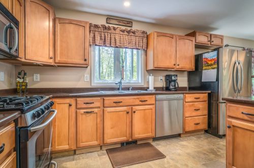 68 Long Pond Rd, Danville NH  03819-3126 exterior