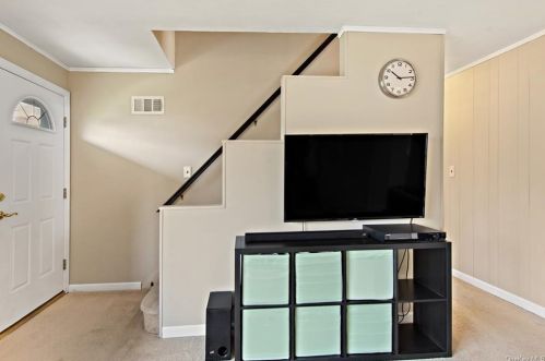 5 Eastward Pl, Elmsford NY  10523-2005 exterior