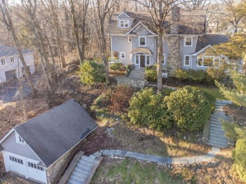 131 Laurel Hill Rd, Mountain Lakes, NJ 07046-1221