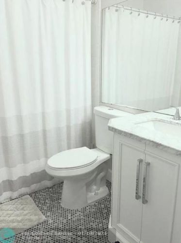 6823 Via Regina, Boca Raton FL  33433-3956 exterior