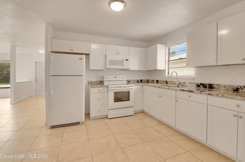 56 45th Ave, Vero Beach, FL 32968-2349