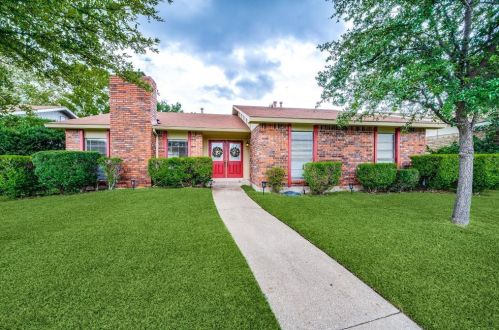 1906 Glenrose Ln, Carrollton, TX 75007-3110