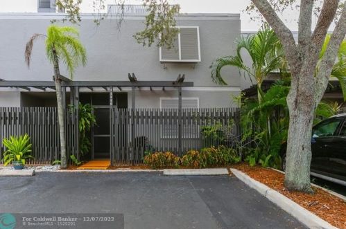 11230 14th Ct, Hollywood, FL 33026-2609