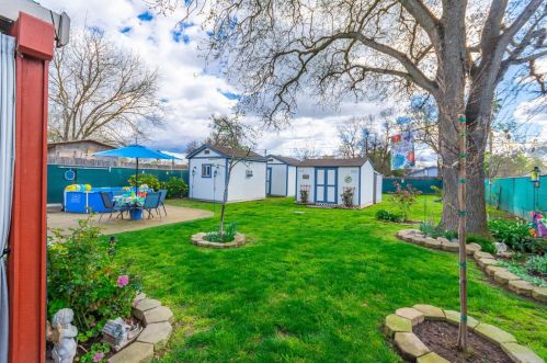 616 Q St, Rio Linda CA  95673-1427 exterior