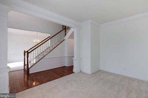 8987 Birch Bay Cir, Lorton VA  22079-5660 exterior