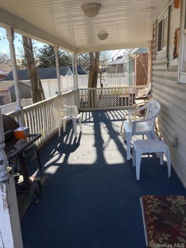 257 Bixley Heath, Lynbrook NY  11563-2918 exterior