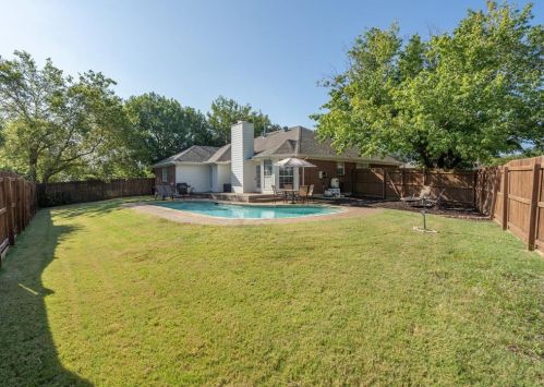 1100 Prospect Dr, Lewisville TX  75028-2548 exterior