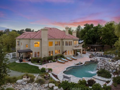 27125 Crystal Springs Rd, Santa Clarita, CA 91387-4705