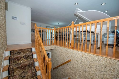 28 Hammond Rd, Elwood NY  11731-4810 exterior