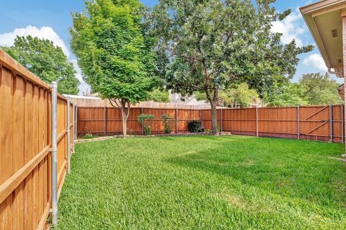 2836 Lincolnshire Dr, Richardson TX  75082-4934 exterior