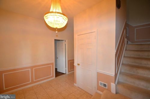 7814 Cliffside Ct, Springfield VA  22153-2716 exterior