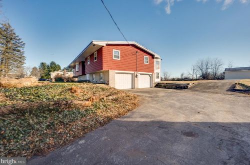 1742 Clearview Rd, Ironton, PA 18037-2503