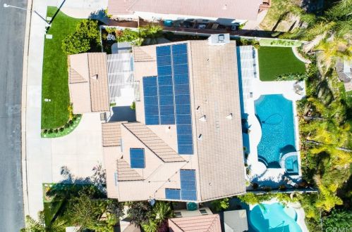32418 Magenta Ct, Temecula CA  92592-3876 exterior