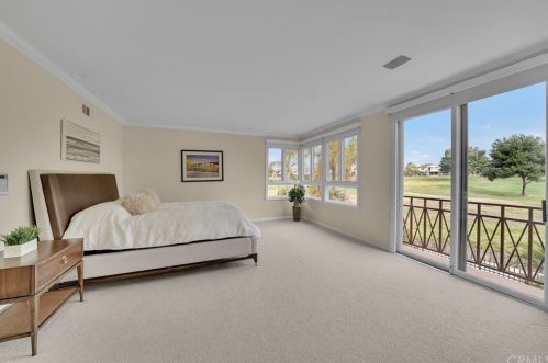 6471 Morningside Dr, Huntington Beach CA  92648-6106 exterior