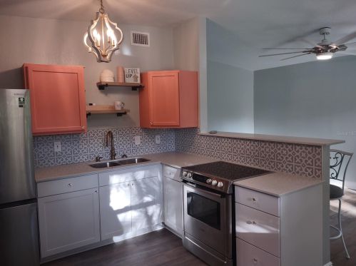 7889 64th St, Pinellas Park FL  33781-2122 exterior