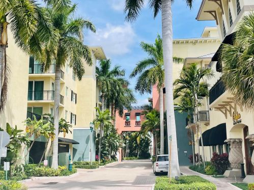235 1st St, Delray Beach FL  33444-3783 exterior