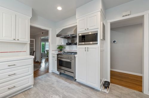 6880 10th St, Long Beach CA  90815-4930 exterior