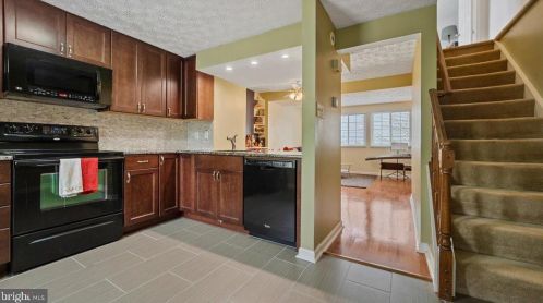 2851 Middleboro Dr, Falls Church VA  22042-4403 exterior