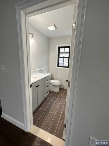 228 78th St, North Bergen, NJ 07047-5726