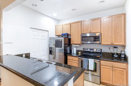 1121 147th Ter, Hollywood FL  33027-6182 exterior