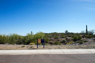 8715 Questa Dr, Peoria, AZ 85383-1847