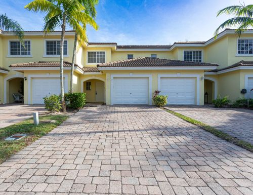 1207 Imperial Lake Rd, West Palm Beach, FL 33413-1081