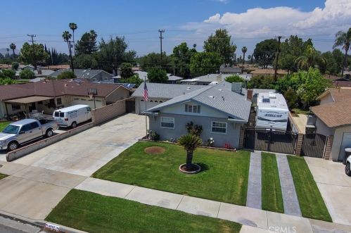 8757 San Vicente Ave, Riverside, CA 92503-2701