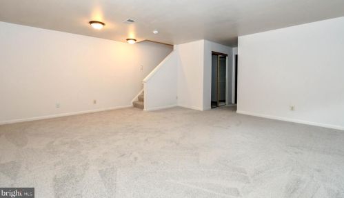 350 Hedgestone Ter, Leesburg VA 20176-4871 exterior