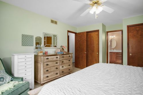 938 Greenwood Ave, Crown Point IN  46307-4504 exterior