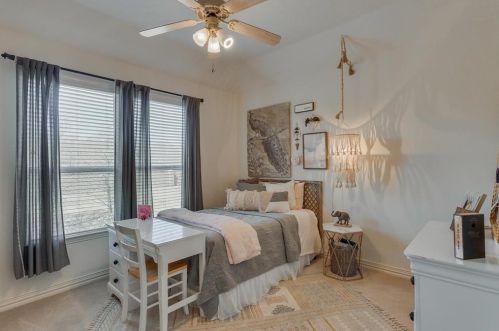 3101 Oak Crest Dr, Lewisville TX  75022-5268 exterior