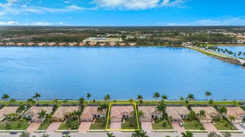 10070 Biscayne Bay Ln, Naples FL 34120-3754 exterior