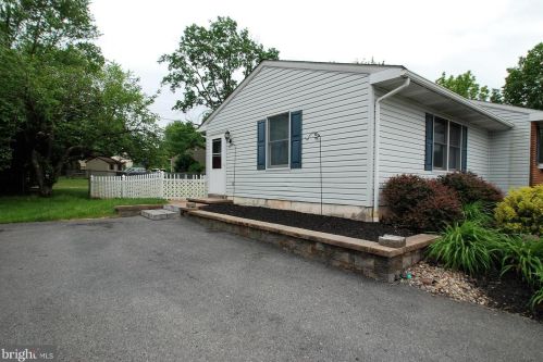 730 Nicholson Ave, Douglassville PA  19518-1569 exterior