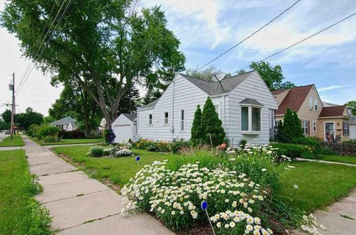 1316 Wirtz Ave, Green Bay, WI 54304-3404
