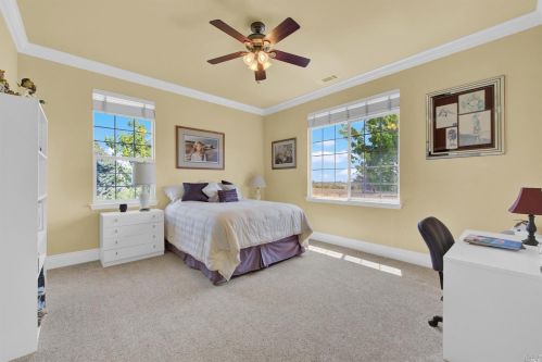 3959 Skyhawk Ln, Vacaville CA  95688-9516 exterior