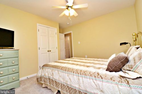 123 Posting Way, Charles Town WV  25414-9327 exterior