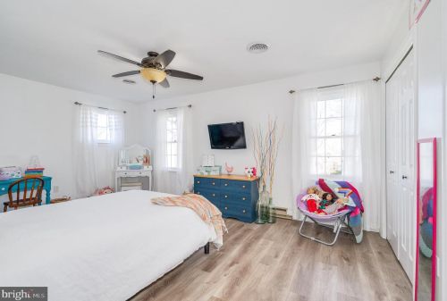 49 Bradford Ct, Charles Town WV  25414-4208 exterior