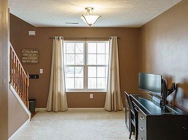 43 Hummingbird Way, Amelia, OH 45102-2193