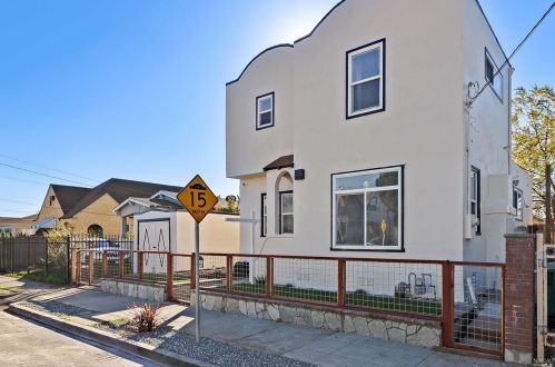 9217 Cherry St, Oakland, CA 94603-1629