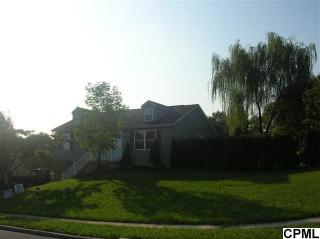 8811 Presidents Dr, Hummelstown, PA 17036-9395