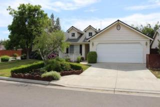 5693 Cleo Ave, Fresno, CA 93722-2590